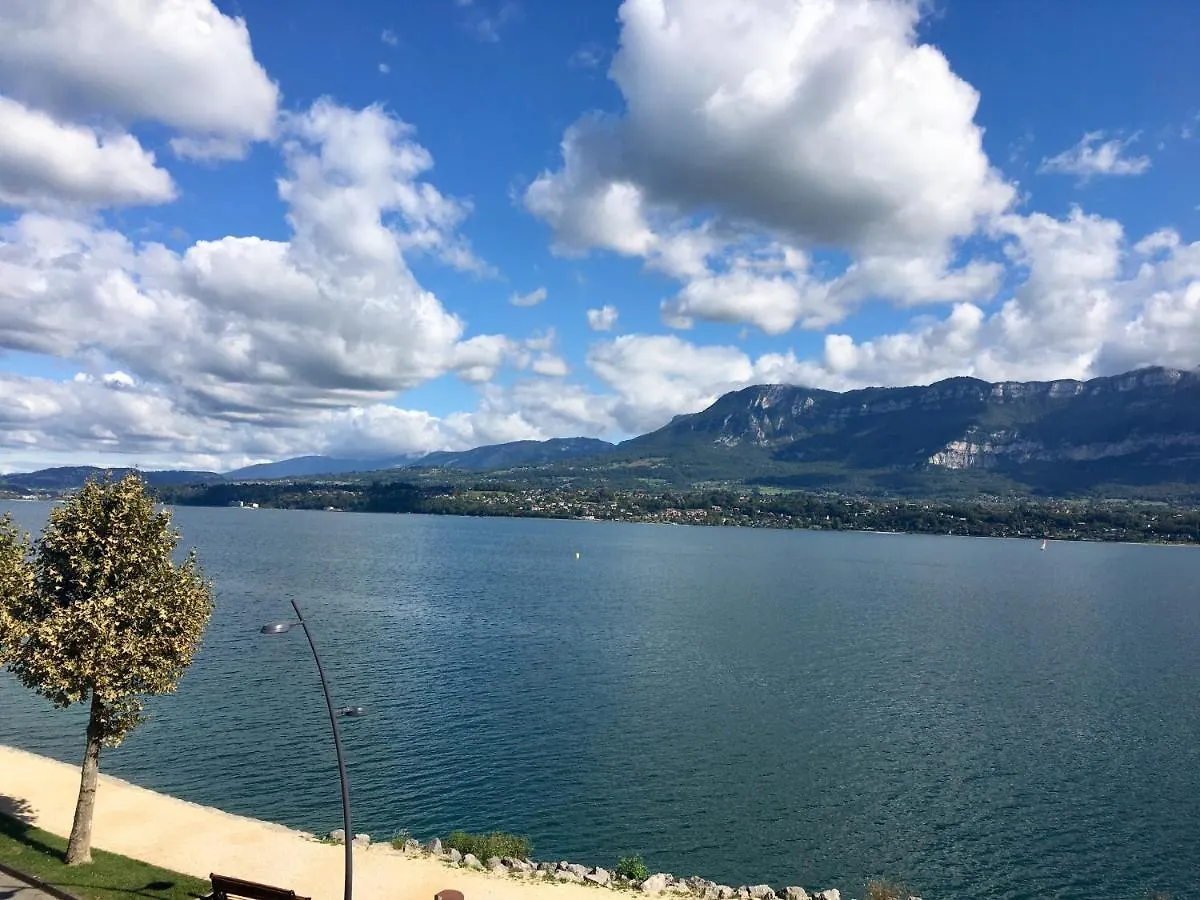 Pieds Dans L'Eau Au Lac Du Bourget Le Bourget-du-Lac Apartment