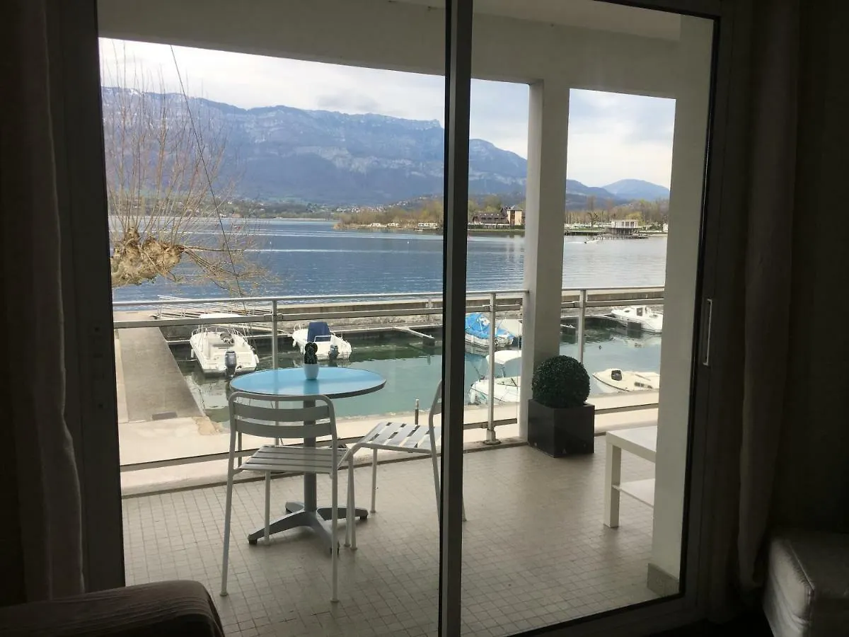 Pieds Dans L'Eau Au Lac Du Bourget Le Bourget-du-Lac Apartment