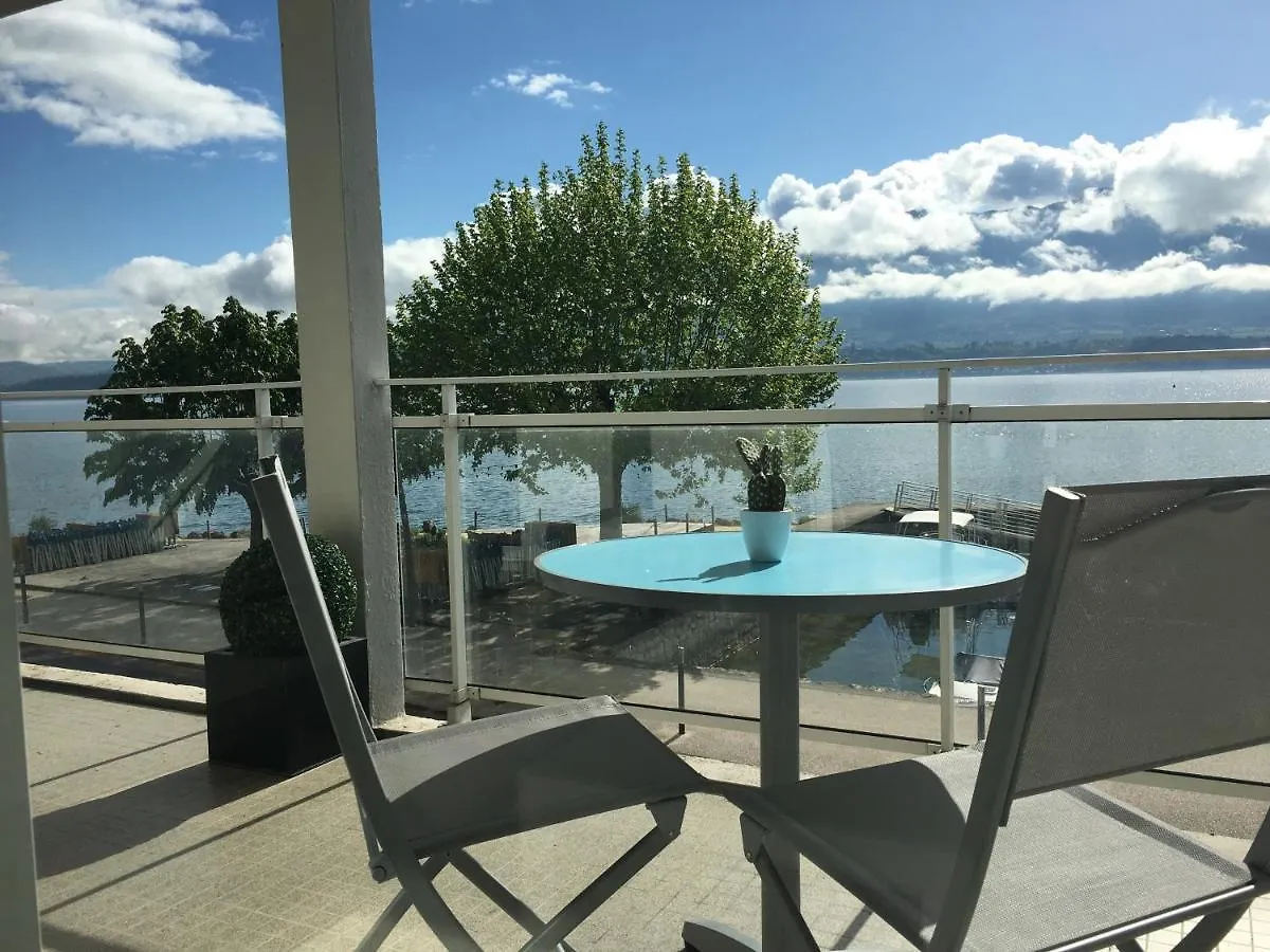 Pieds Dans L\'Eau Au Lac Du Bourget location